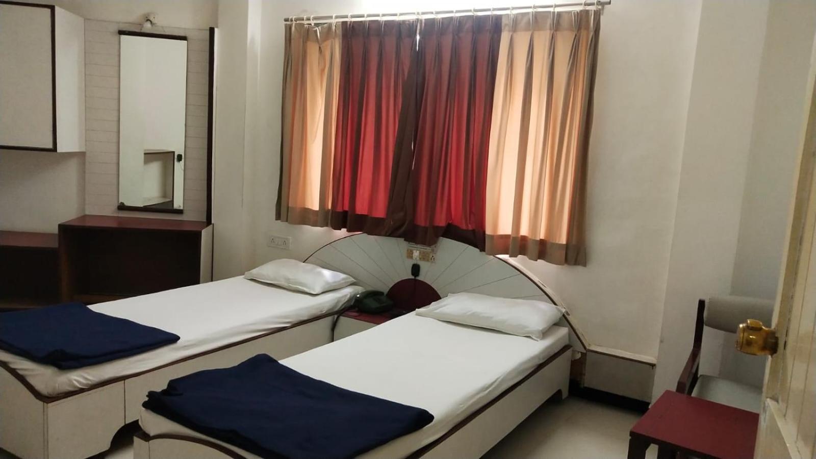 Hotel Vaishali Насик Экстерьер фото