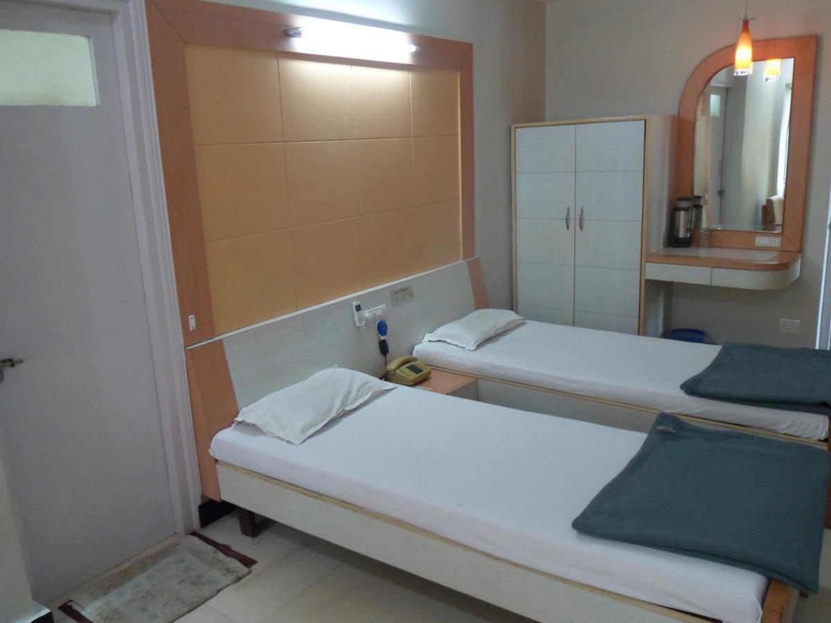 Hotel Vaishali Насик Экстерьер фото