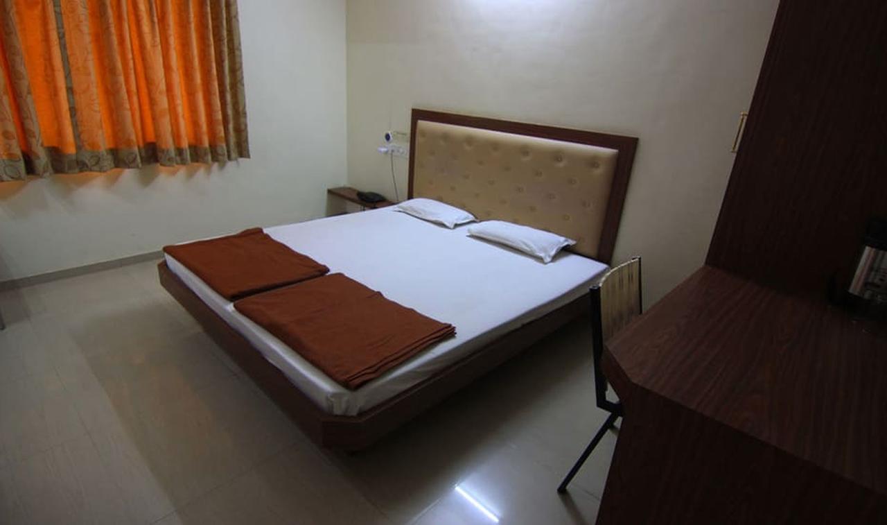 Hotel Vaishali Насик Экстерьер фото