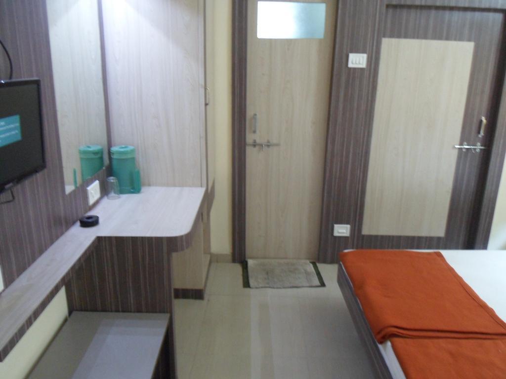 Hotel Vaishali Насик Номер фото